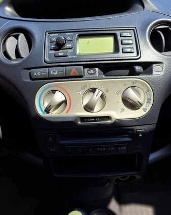 Toyota Yaris cena 4500 przebieg: 205000, rok produkcji 2003 z Olkusz małe 11